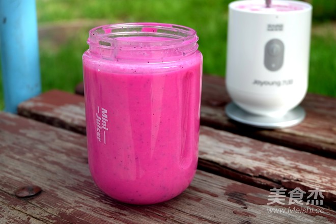 Dragon Fruit Milkshake recipe