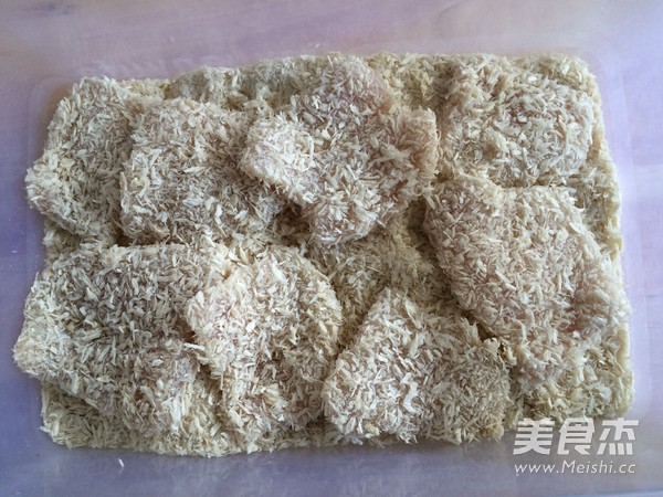 Pan-fried Long Lee Fish Steak with Small Tomatoes recipe