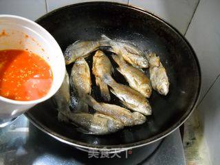 Korean Spicy Cabbage Stewed Crucian recipe