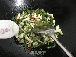 Stir-fried Cuttlefish with Potherb Mustard and Green Pepper recipe