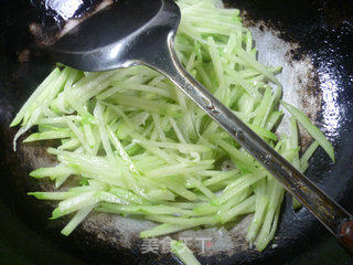 Stir-fried Chayote with Fragrant Dried Pork Belly recipe