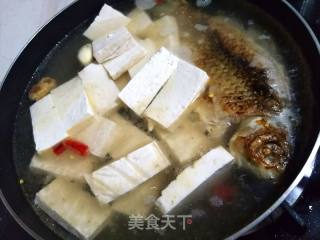 Tofu Stewed with Crucian Carp recipe