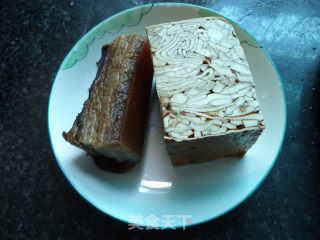 Stir-fried Bacon with Machine-pressed Tofu recipe