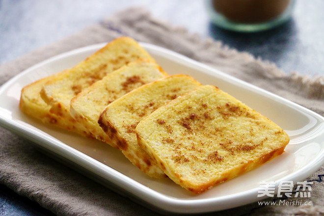 Salt and Pepper Grilled Bun Slices recipe