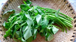 [creative Little Chef] Home-cooked Dish, Stir-fried Shredded Pork with Spinach Stalks-crisp and Refreshing, this is A Delicious Meal. recipe