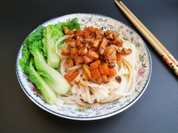 Noodles with Mushroom Meat Sauce recipe