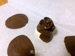 Valentine's Day Gift: Chocolate Strawberry Rose recipe