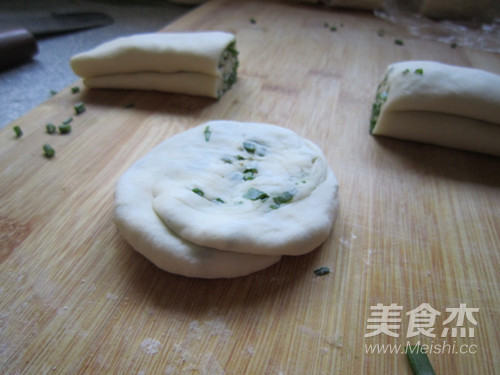 Green Onion Pancakes with Fragrant Outside and Tender Inside recipe