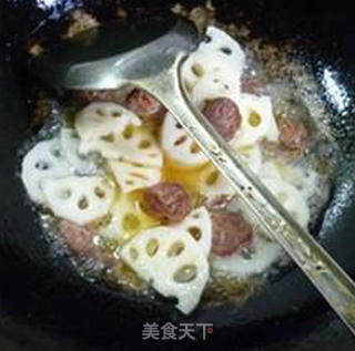 Stir-fried Lotus Root with Spicy Sausage and Lettuce recipe