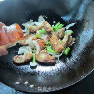 Boiled Fish with Celery and Onions recipe