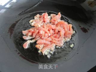 Braised Noodles with Celery and Fungus Meat recipe