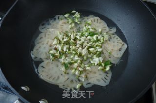 Lotus Root and Sophora Japonica Pancake recipe