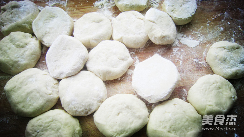 Autumn Leaves Pumpkin Buns recipe