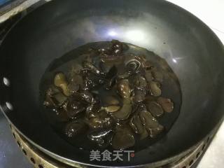 Stir-fried Cabbage with Black Fungus recipe