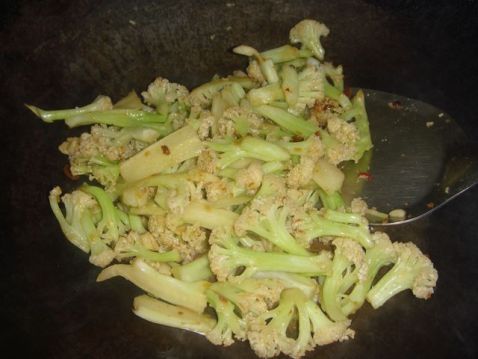 Stir-fried Cauliflower with Soy Sauce recipe