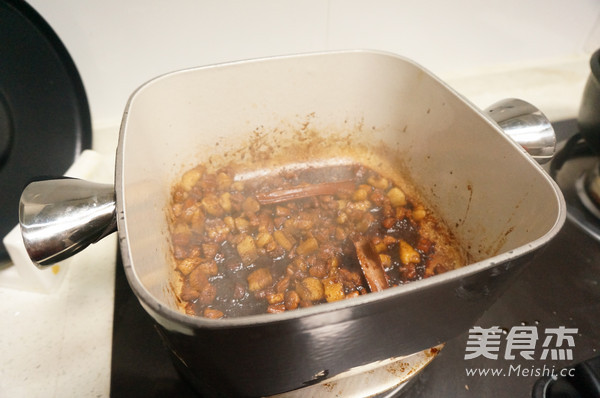 Braised Pork Rice with Black Porcini Mushrooms recipe