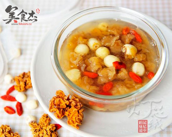 Golden Ear Lotus Seed Soup recipe