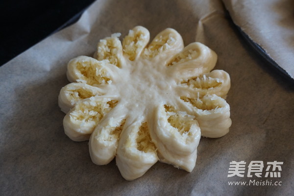 Flower Coconut Bread recipe