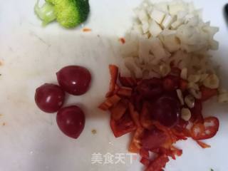 Stir-fried Lotus Root with Red Pepper recipe