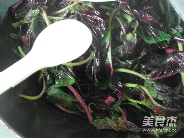 Stir-fried Red Amaranth recipe