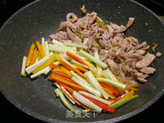 Stir-fried Shredded Pork with Celery and Mustard recipe