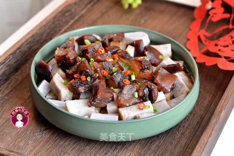 Steamed Taro with Cured Pig Face