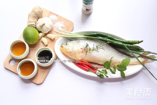 Thai Style Steamed Fish with Lime recipe