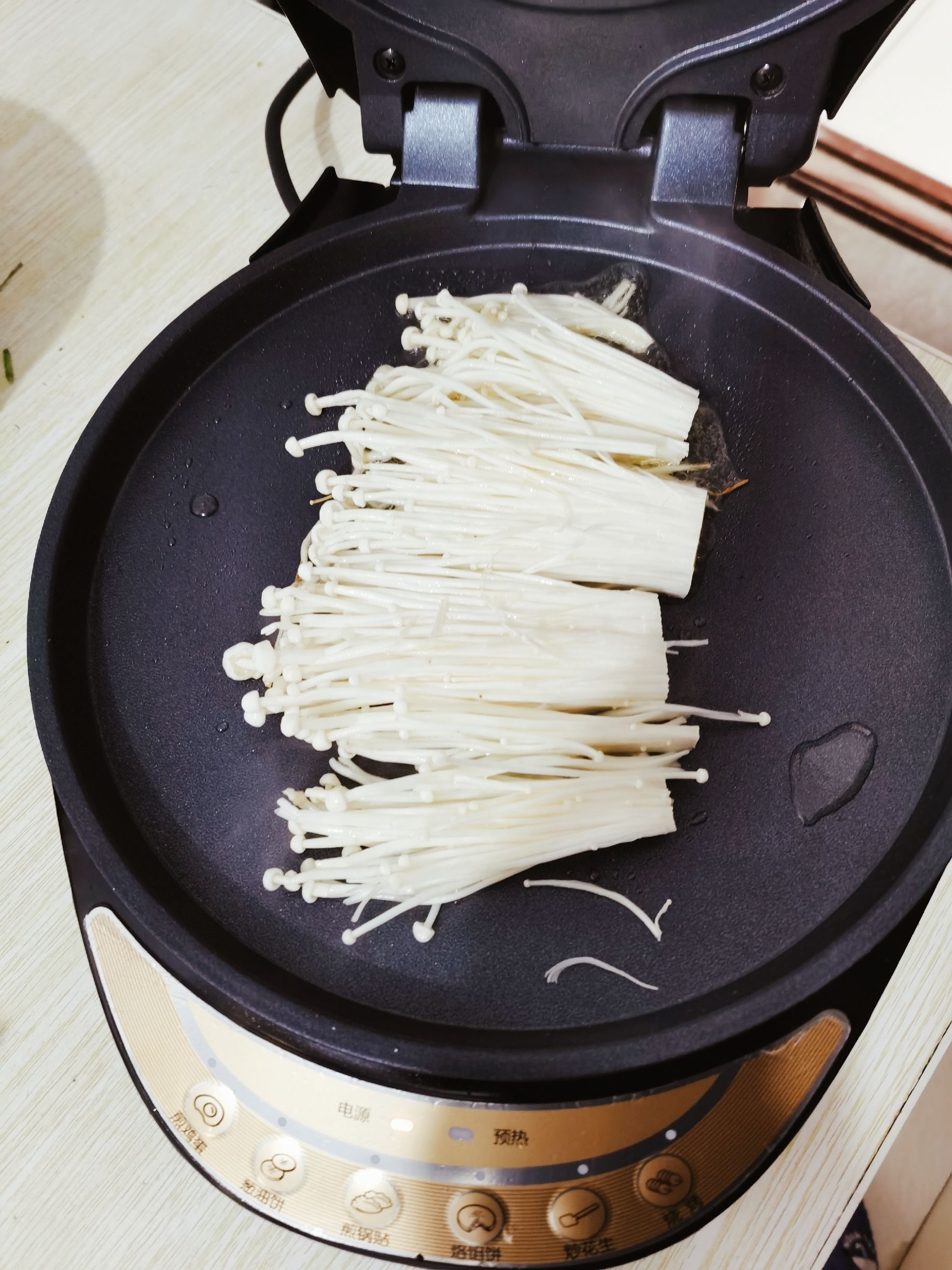 Roasted Enoki Mushrooms with Garlic recipe