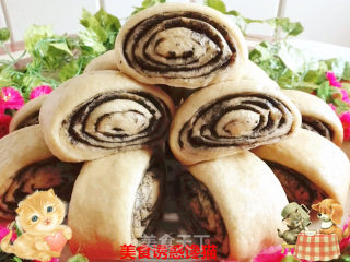 Pumpkin Roll with Black Sesame recipe