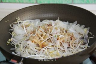 Stir-fried Niuhe recipe