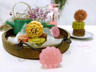 Cantonese-style Moon Cakes recipe