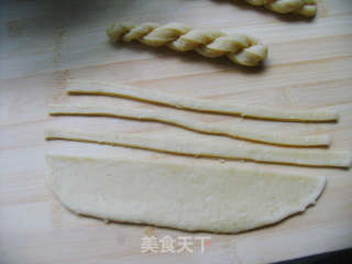 Sesame Crispy Small Twist recipe