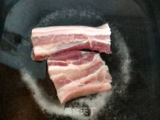 Stir-fried Pork with Garlic Sprouts recipe