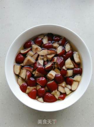 Lotus Seed Lily and Red Date Soup recipe