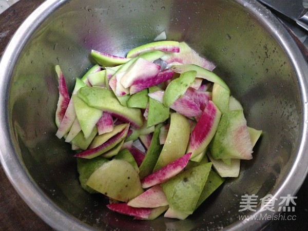 Sauce-flavored Radish Peel recipe