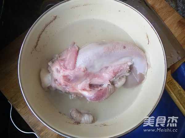 Dried Mushroom Pork Tongue Soup recipe