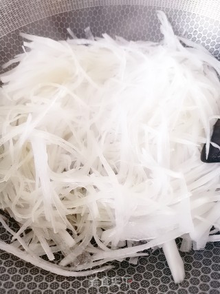 Stir-fried Shredded White Radish recipe