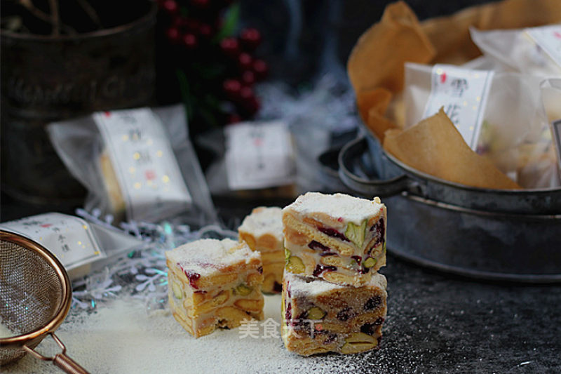 Good Souvenirs for Visiting Relatives and Friends During The Spring Festival [snowflakes Cake] recipe