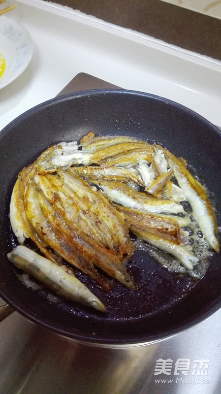 Pan-fried Noodle Fish recipe