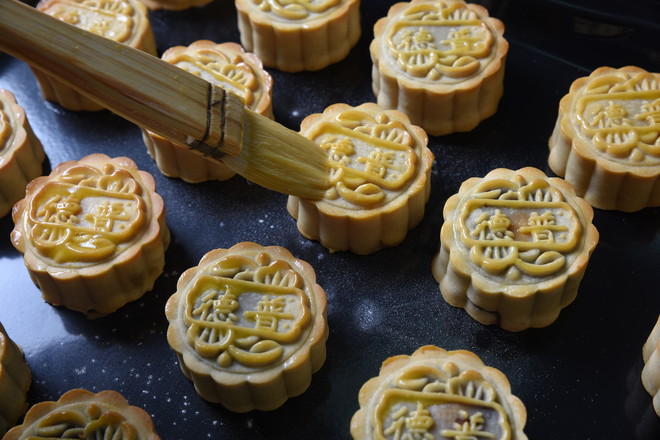 Cantonese-style Moon Cakes recipe