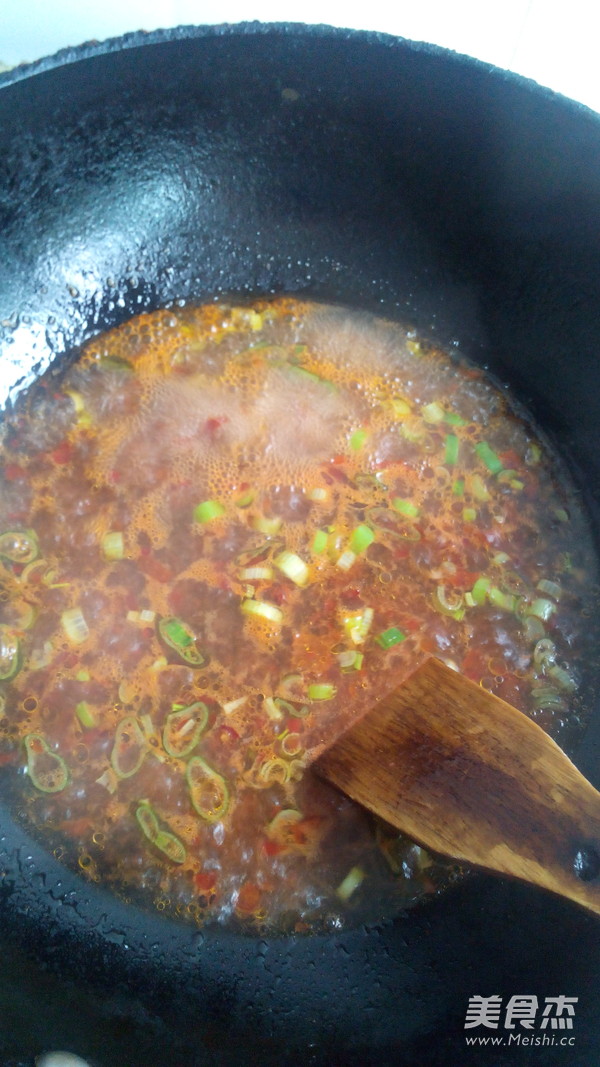 Noodles with Mushroom Spicy Sauce recipe