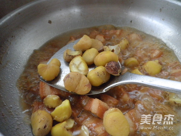 Braised Chestnut with Pork Belly recipe