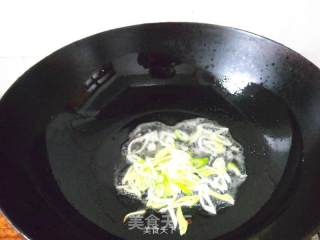 Stir-fried Large Intestine with Green Garlic recipe