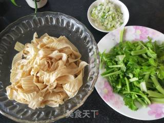 Fried Celery with Bean Curd recipe