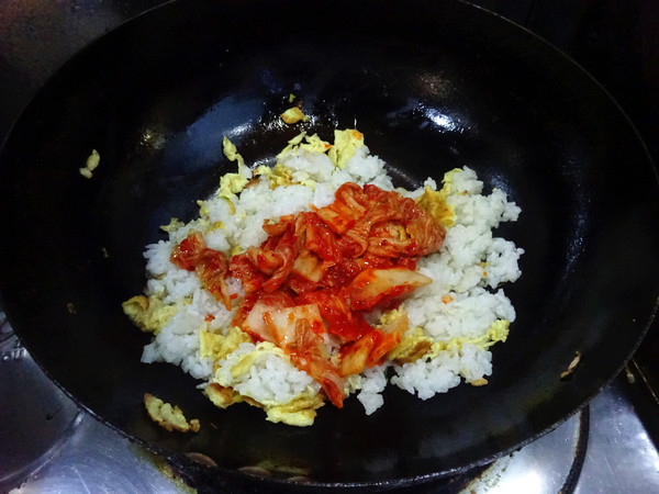 Fried Rice with Spicy Cabbage and Seaweed Egg recipe