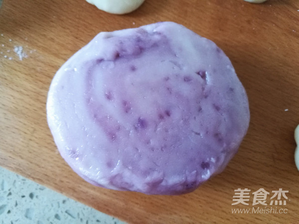 Three-color Snowy Mooncake with Purple Sweet Potato Stuffing recipe