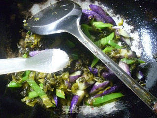 Stir-fried Eggplant with Sauerkraut recipe