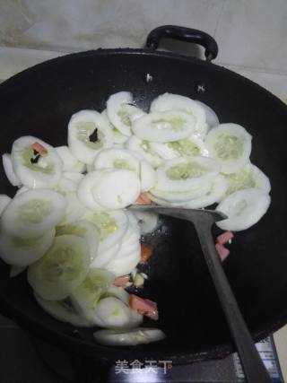 Stir-fried Old Cucumber with Ham recipe