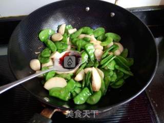 Boiled Taro with Green Lentils recipe