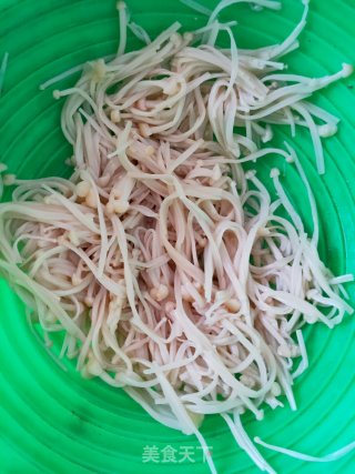 Cold Cucumber Peeled Enoki Mushroom recipe